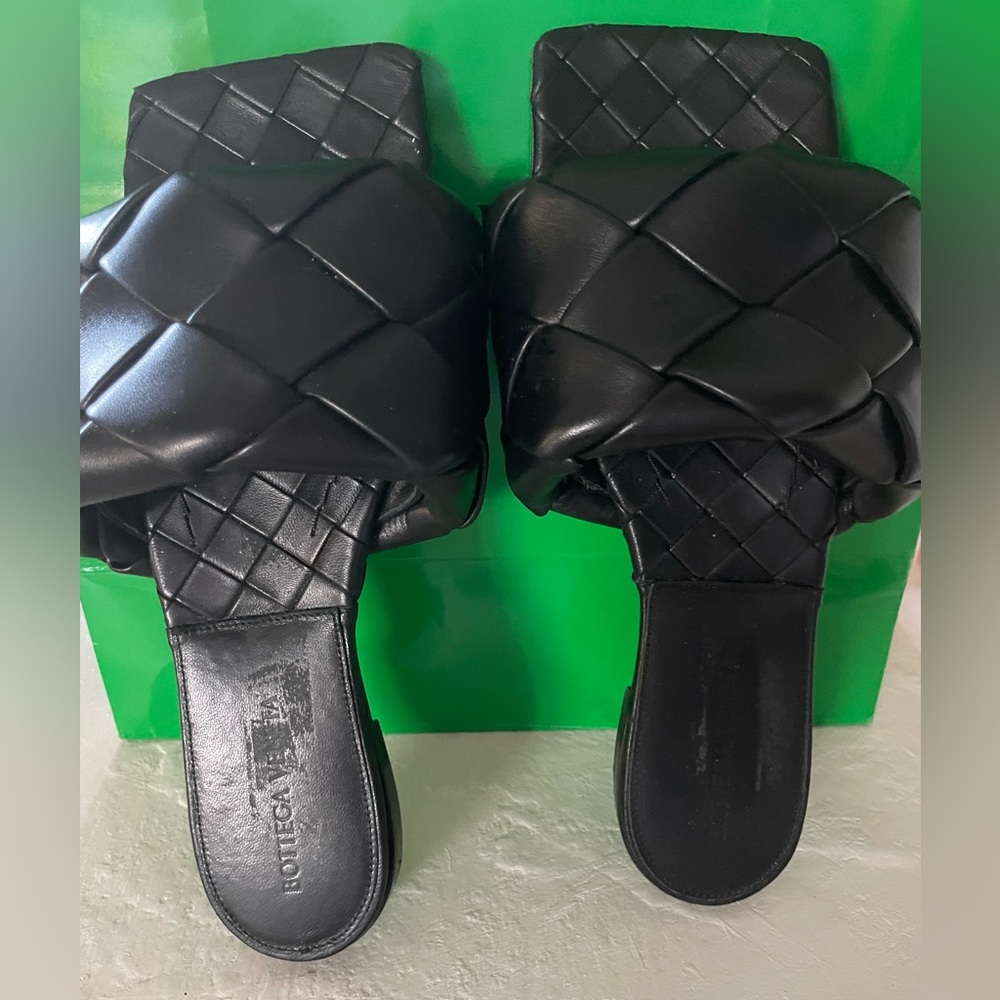 Bottega Veneta sandals woven 37.5 black